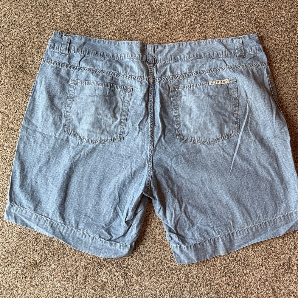 Croft & Barrow | Light Wash Denim Shorts - Women's - Picture 9 of 11